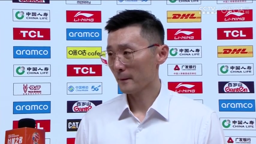 DB视讯官网刘炜：一切立足防守 哈雷尔昨晚刚到 争取下一场能出场